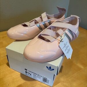 WOMEN'S ADIDAS TAEKWONDO BY CAROLINE HU (8.5)